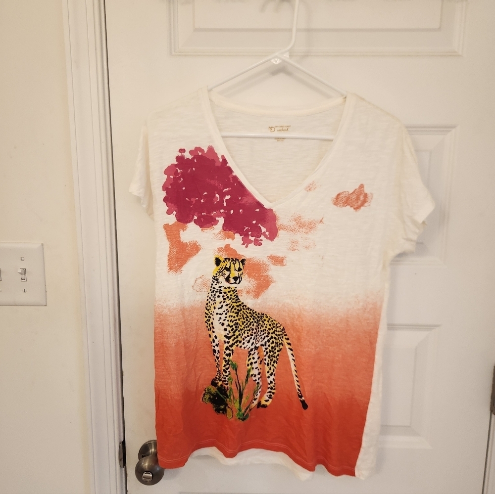 ND Weekend Size M White Short Sleeve V Neck T Shirt Cheetah‎ Cotton #EE770